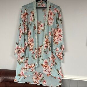 BOG COLLECTIVE Kimono / Cover Up /  Robe sheer light sea foam Floral, Medium